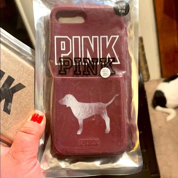 Maroon iPhone 8+ case vs pink - Picture 1 of 1